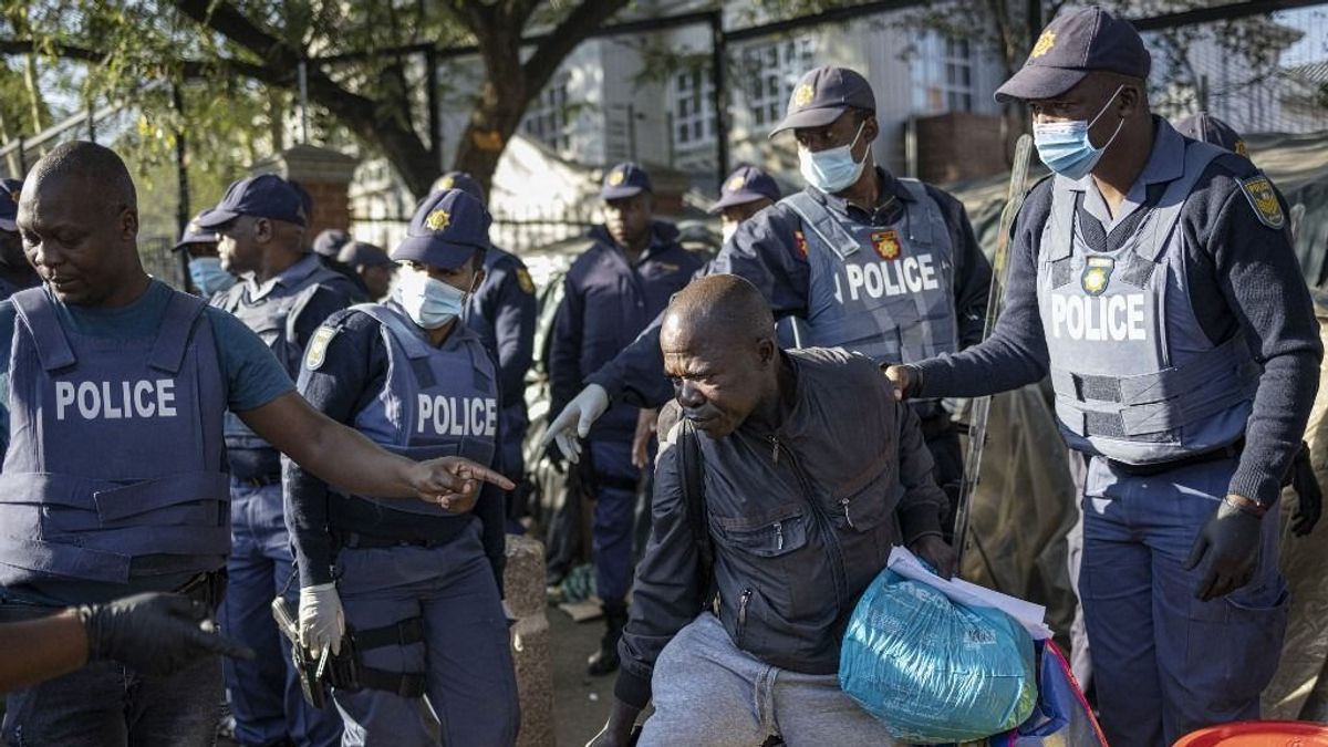 Tömegek menekülnének Dél-Afrikába, de nem fogadják őket szívesen