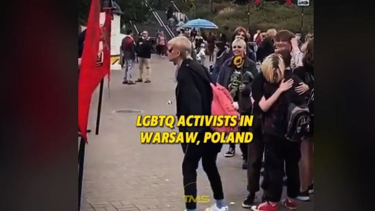 Valami felfoghatatlan dolog történik Varsóban, LMBTQ-aktivisták ugatnak a város közepén