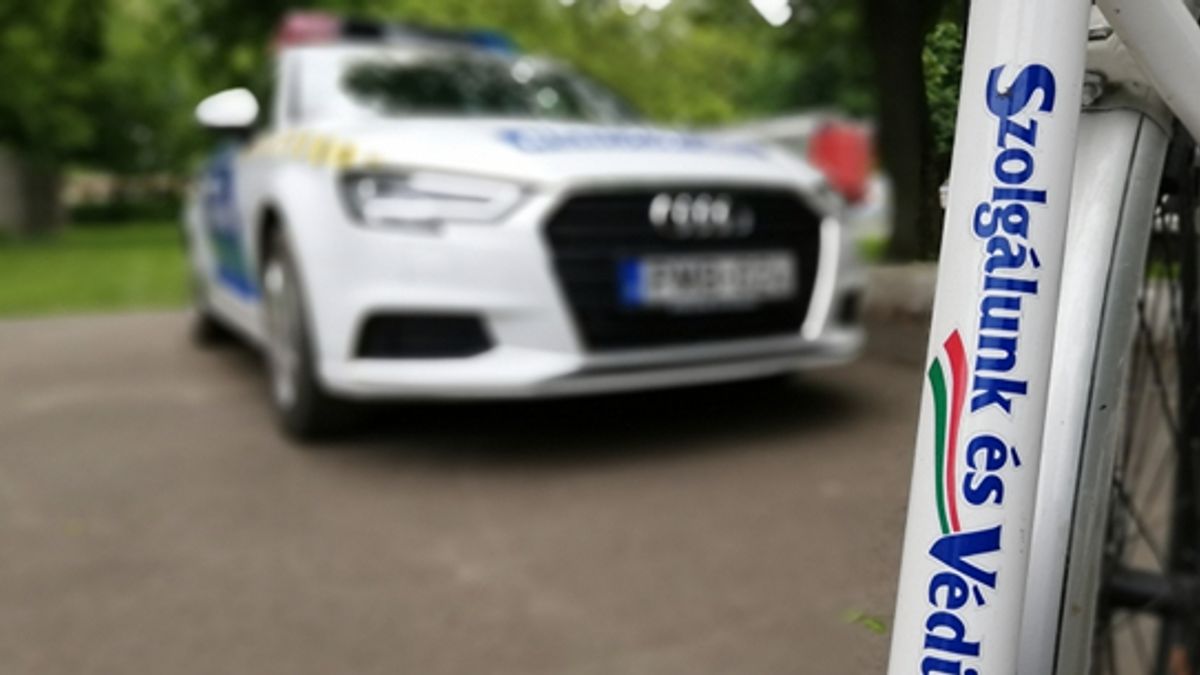 Jogsi nélkül, ittasan, más kocsijával vitt volna a haza egy lányt a 17 éves fiú