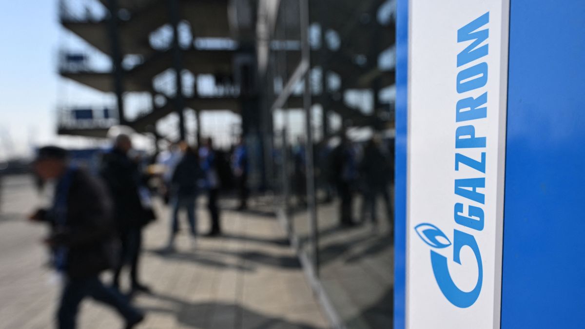 Ha a Gazprom lesz a Ferencváros fő szponzora jövő évtől, az nagyobb szégyen, mint Győzike újdonsült állandó jelenléte a VIP-ban...