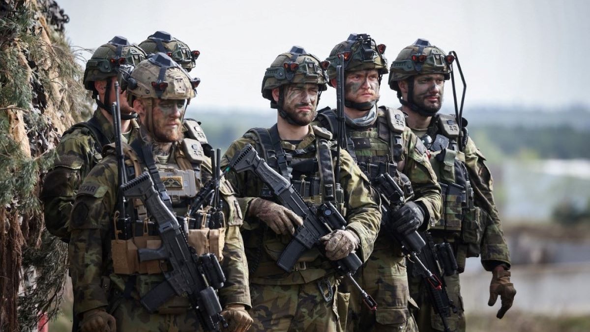 Döbbenetes kijelentést tett a lengyel külügyminiszter: Oroszország vereségével végződne a NATO elleni támadás
