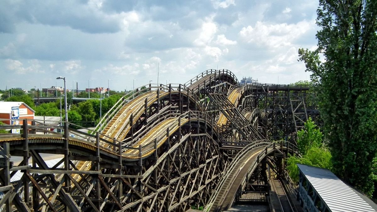 Aggódnak a lakók a rákosmentei illegális vidámpark miatt, szemétről és fakivágásokról panaszkodnak