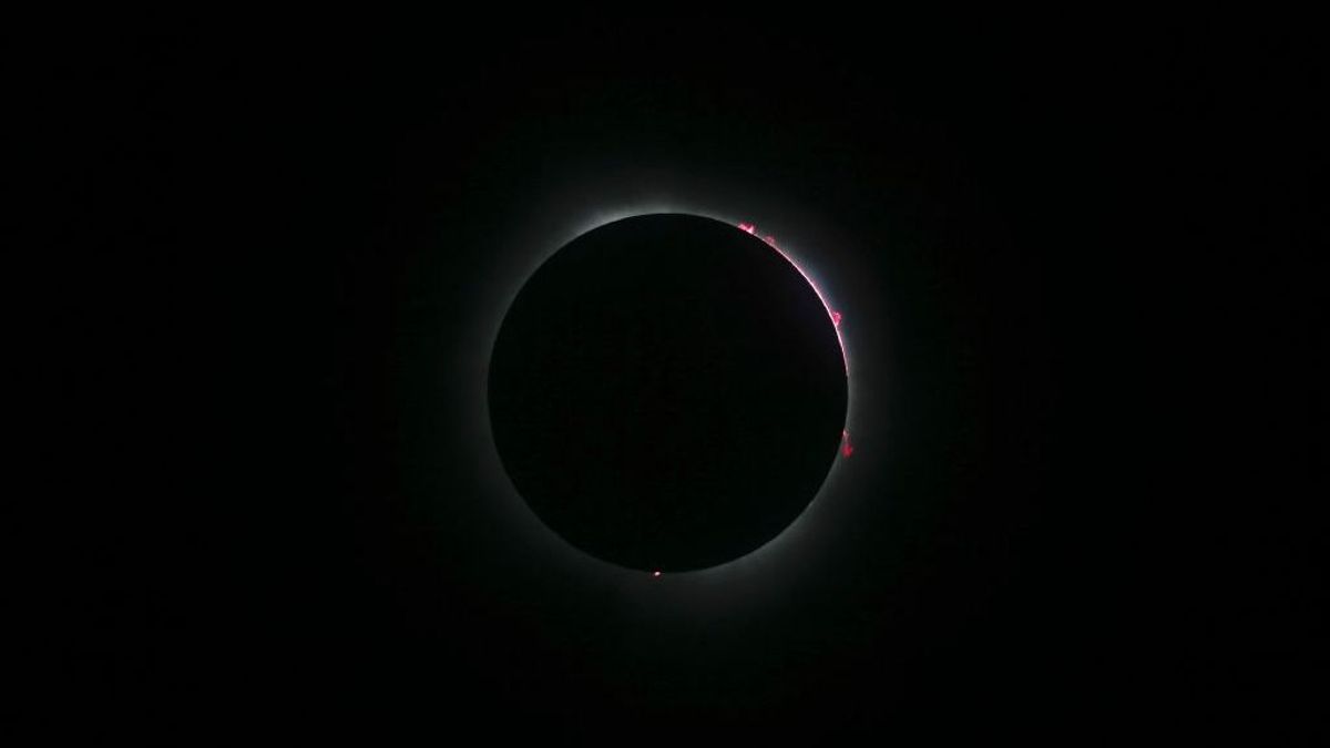 Ilyen volt a napfogyatkozás az űrből nézve (VIDEÓ)