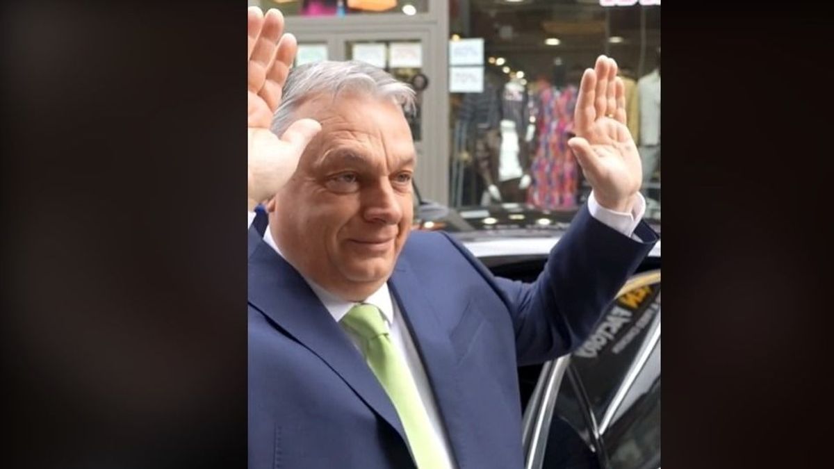 Fegyvert fogtak Orbán Viktorra (VIDEÓ) – Mandiner