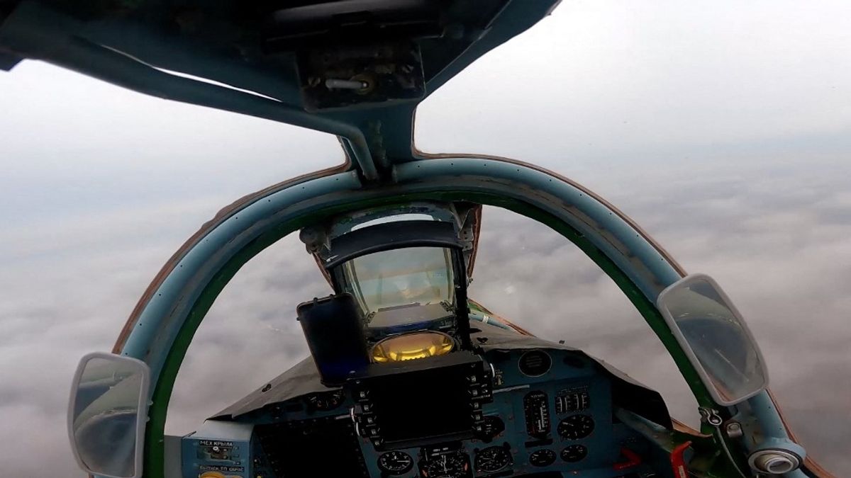 Így támadják az ukrán állásokat az orosz vadászbombázók (VIDEÓ)
