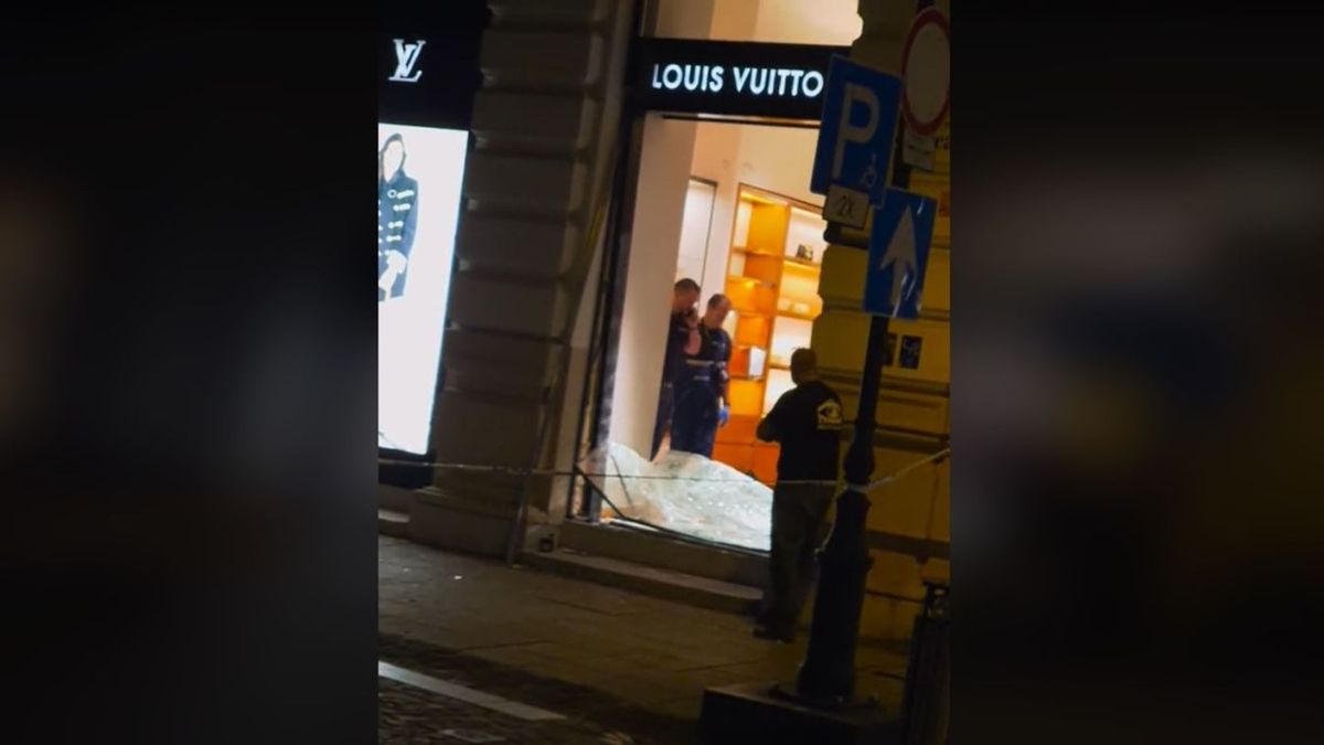Elkapták az Andrássy úti Louis Vuitton üzletet kirabló két személyt, külföldiek voltak