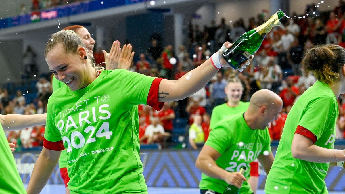 Pezsgő, Párizs: nézze meg, hogyan ünnepeltek női kézilabdázóink! (videó)