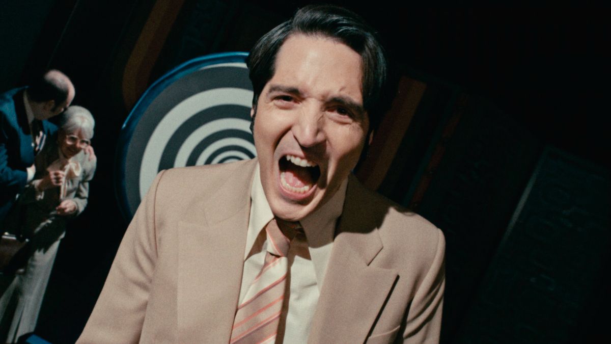 Az ördög nem is a részletekben, hanem a TV-ben rejlik – Itt az év legfelkapottabb horrorfilmje!