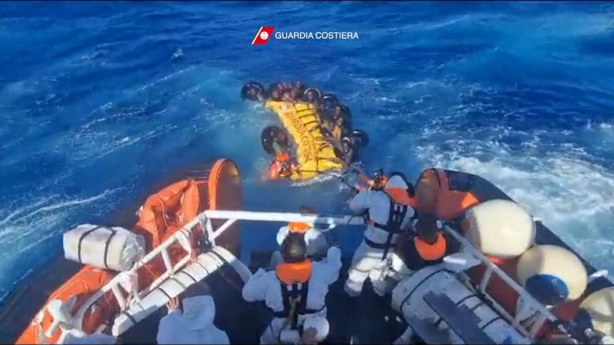 Újra elözönlötték a migránsok Lampedusát