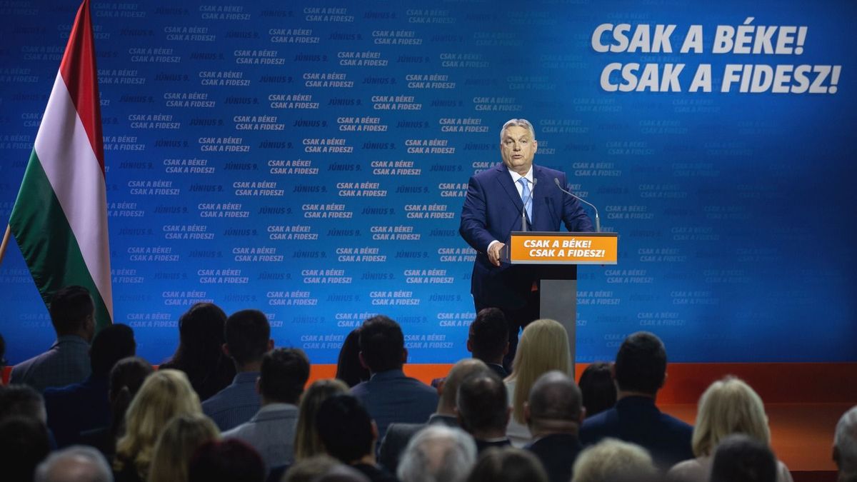 Orbán Viktor: Amíg nemzeti kormány van Magyarország nem lép háborúba!