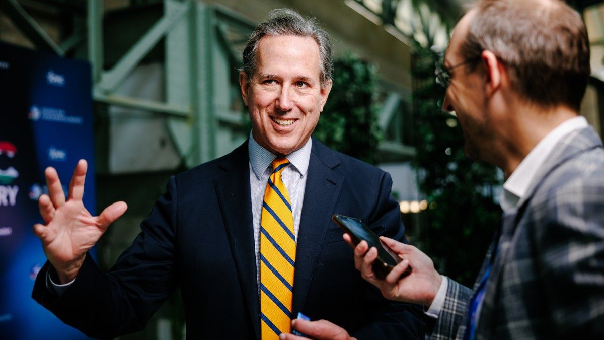 Rick Santorum: A nyugatért folyó létharc fogja össze az amerikai és magyar konzervatívokat