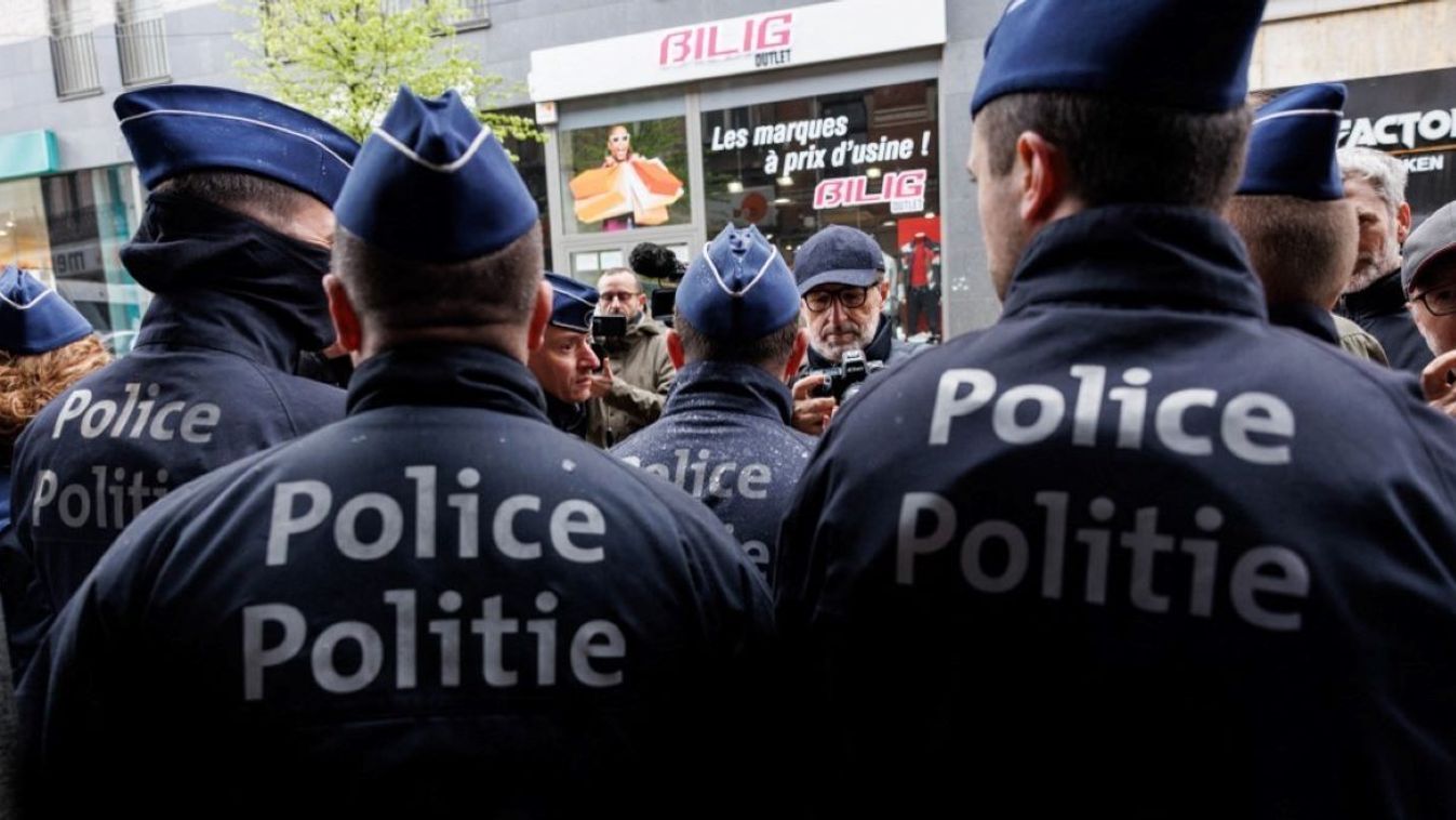 rendőrök Brüsszelben a NatCon előtt