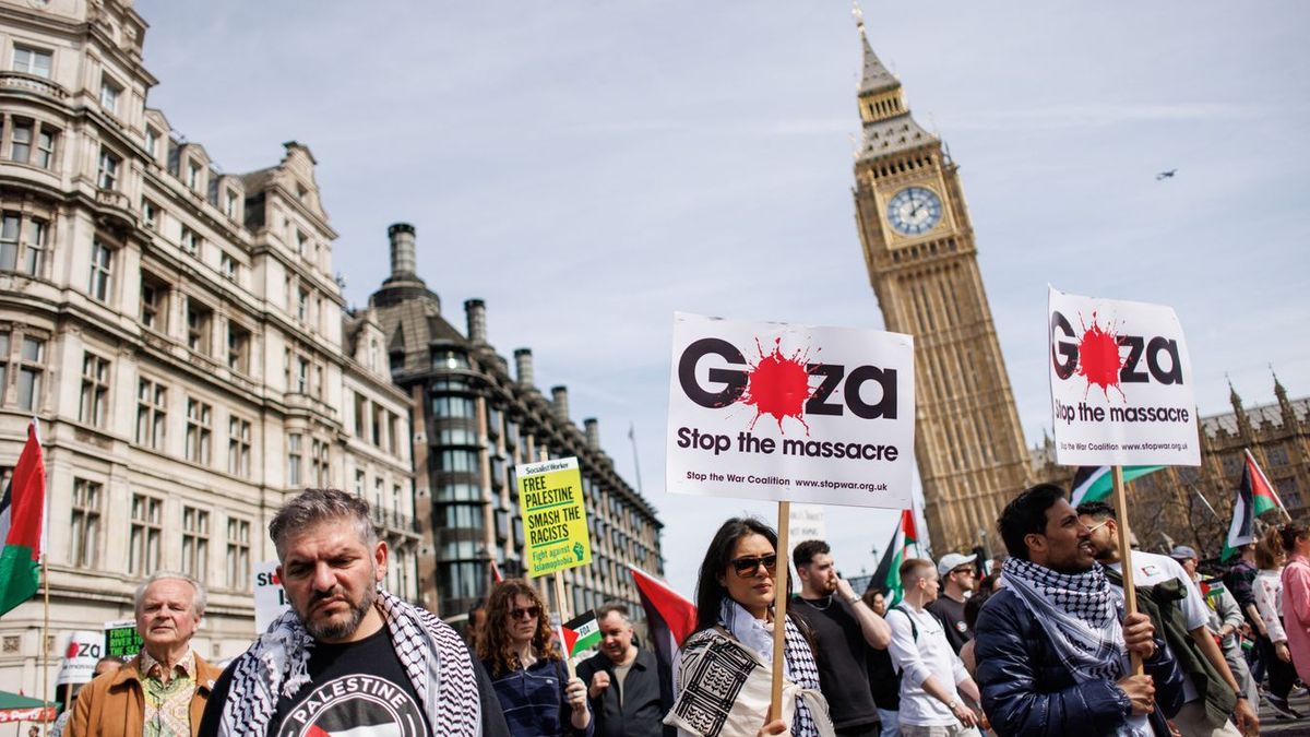 Letartóztatással fenyegettek meg egy férfit Londonban, mert „nyíltan zsidó”