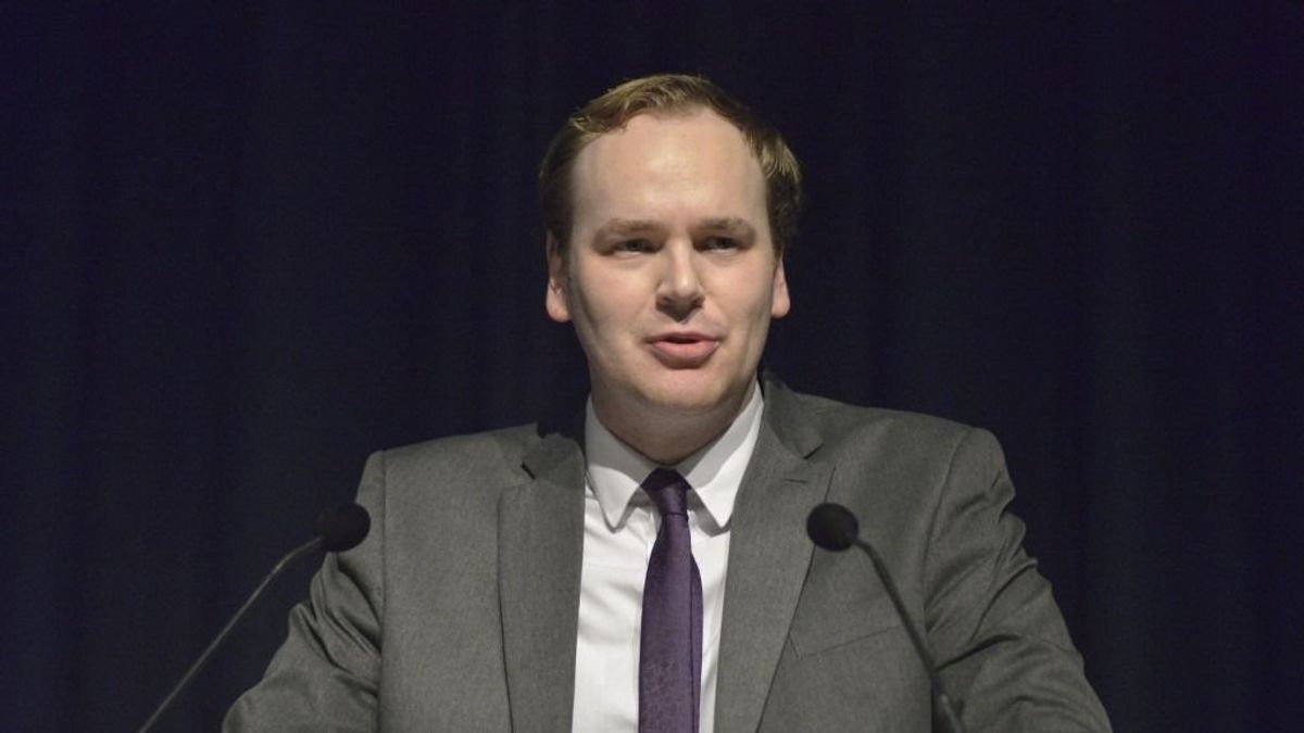 Szexbotrányba keveredett egy brit konzervatív képviselő