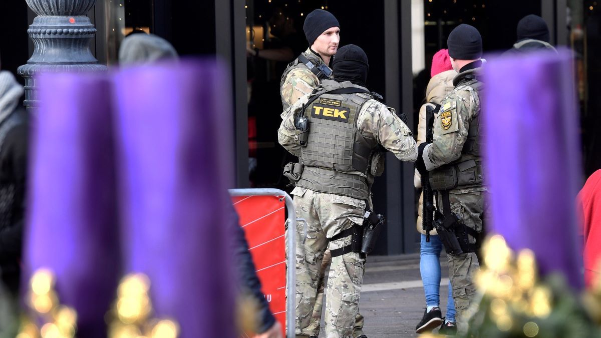Megszólalt a TEK – 3-as terrorfokozat van érvényben