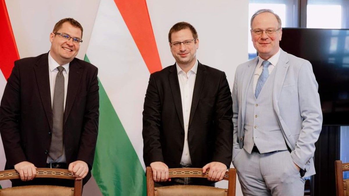 Nem akárhonnan jelentkezett be a nemrég komoly műtéten átesett Gulyás Gergely