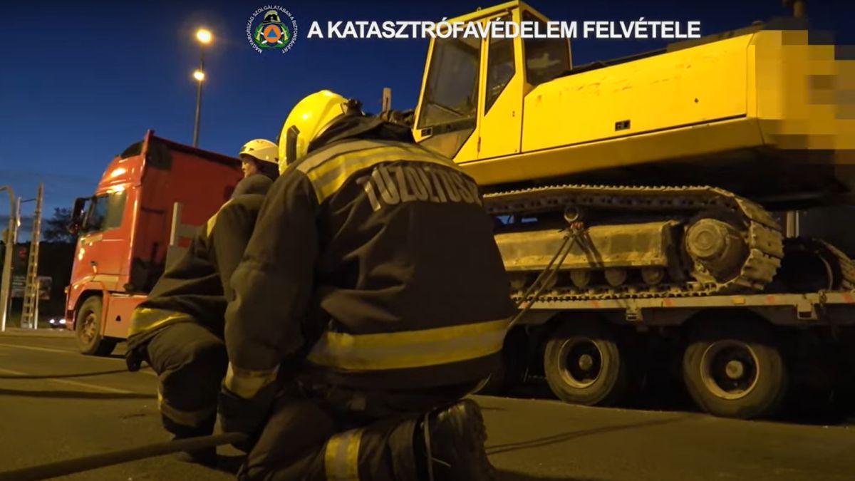 Több tonnás munkagép mozdult el veszélyesen Budapesten, közbeléptek a tűzoltók (VIDEÓ)
