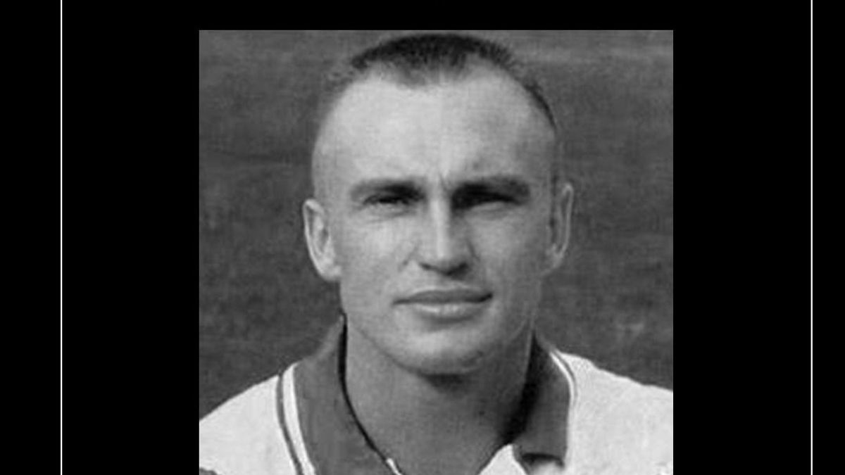 A Ferencváros legendás játékosára, Simon Tiborra emlékeztek a szurkolók