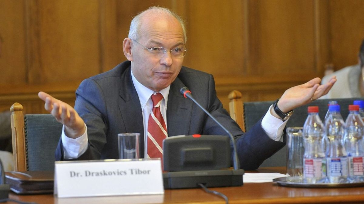 Szentkirályi újabb „Gyurcsány-fiókát” leplezett le a Városházán (VIDEÓ)