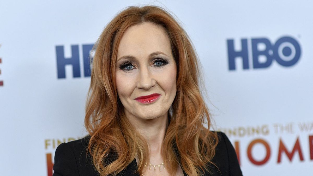 Ünnepeltből üldözött: J. K. Rowling ismét szembeszáll a transzpropagandával