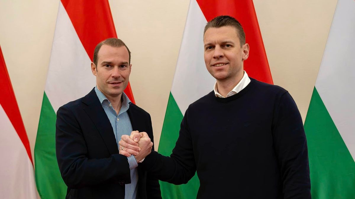 Hollik István átadta a stafétát Menczer Tamásnak