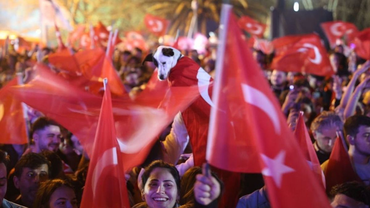 Elegáns: a francia politikusok ujjonganak Erdoganék veresége láttán