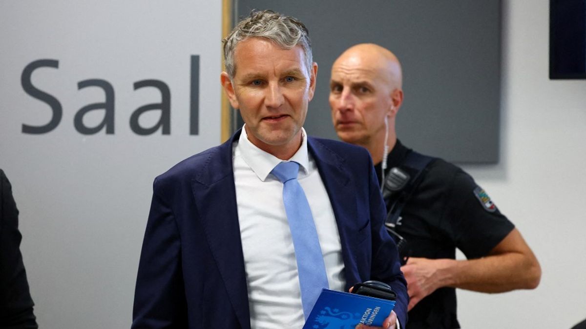 Vezető AfD-s politikust állítanak bíróság elé náci szlogen használatáért