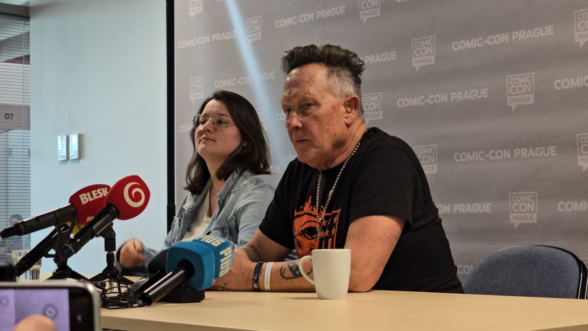 “Manapság nagyobb szükségünk van Istenre, mint valaha” – állította a T-1000-es terminátor, de megkérdeztük arról is, hogy kit választana elnöknek (Comic-Con Prague 2024-interjú)