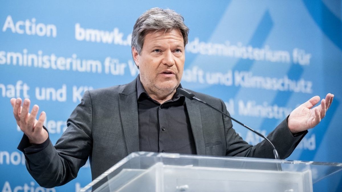 Német acél kell a demokrácia védelmében – sürgeti a zöld gazdasági miniszter