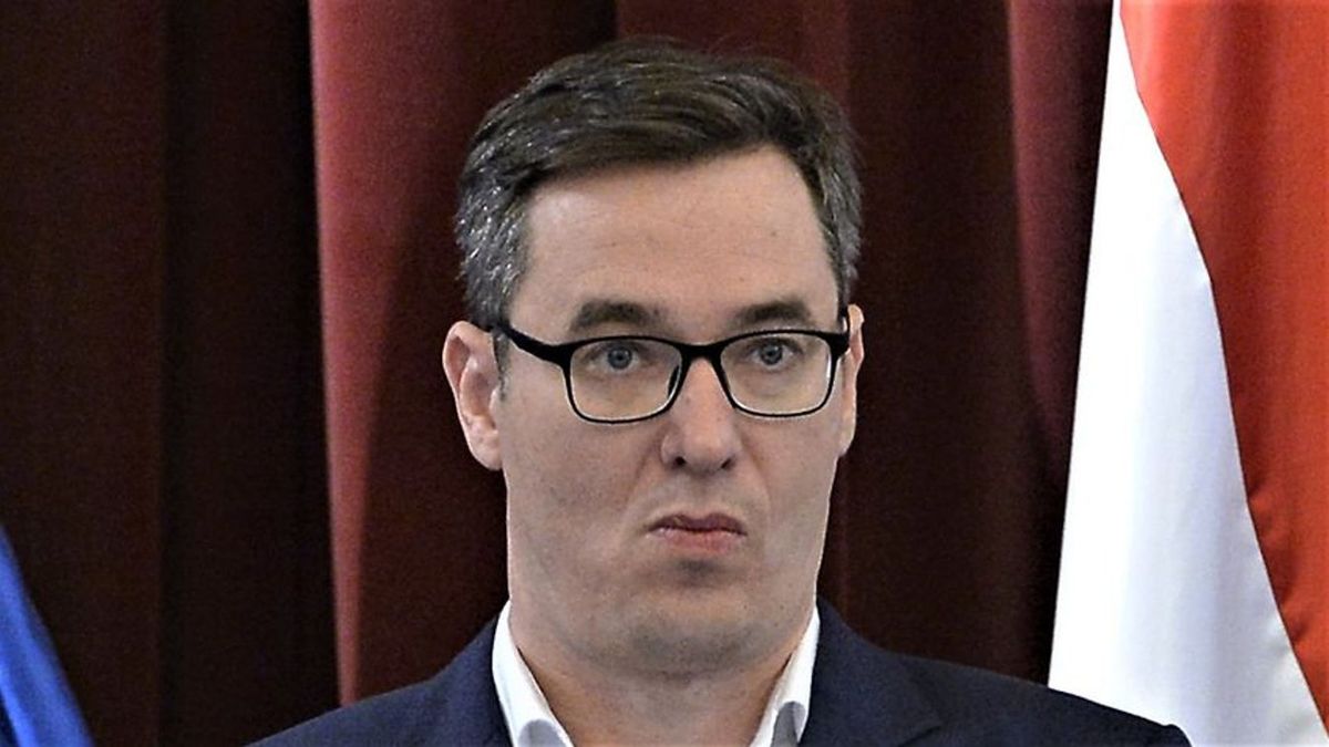 Terepjáró védi Karácsony sátrát a Blahán? Furcsa!