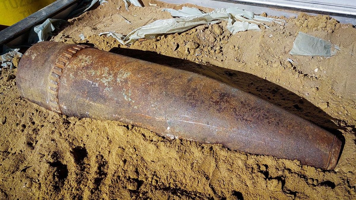 Világháborús bombát találtak a sátoraljaújhelyi Bortemplom tornyának padlója alatt (Képek)