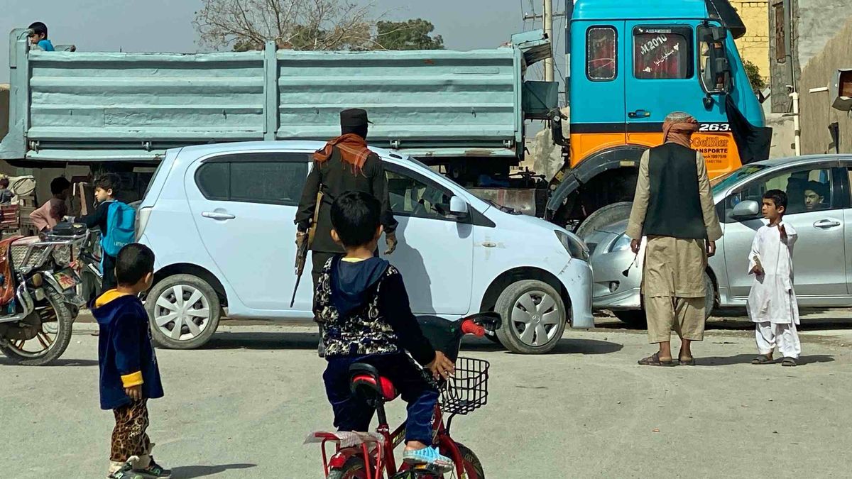 Egyre többször játszanak lőszerrel és taposóaknával a gyerekek Afganisztánban – nő a halottak száma