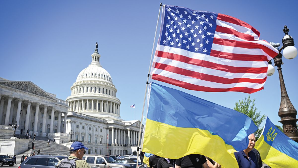 Zelenszkij nem győz hálálkodni az USA-nak, pedig kicsit se biztos, hogy Ukrajna kint van a vízből – sőt, a republikánusok is bajba kerülhetnek – Mandiner