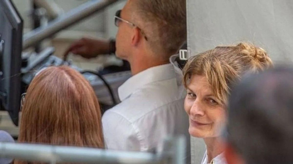 Piramisjáték-botrány: külföldre akartak szökni Magyar Péter bizalmasának vádlott-társai