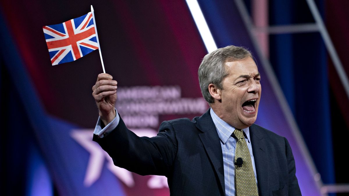 Nigel Farage visszatérne a brit politikába?