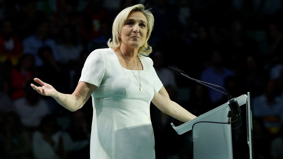 Merci beaucoup! Le Pen asszony most csinálta meg az európai jobboldal szerencséjét