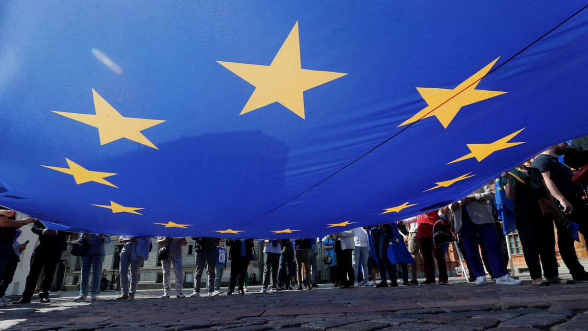 Kína hátsó udvara, túlzásba vitt liberalizmus és földön ülve mutogatás – elemzők az Európai Unióról és az abban eltöltött két évtizedünkről