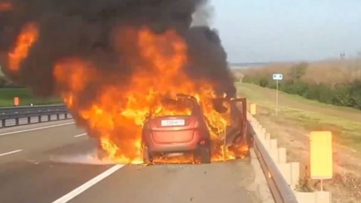 Felrobbantották egy orosz képviselő autóját (VIDEÓ)