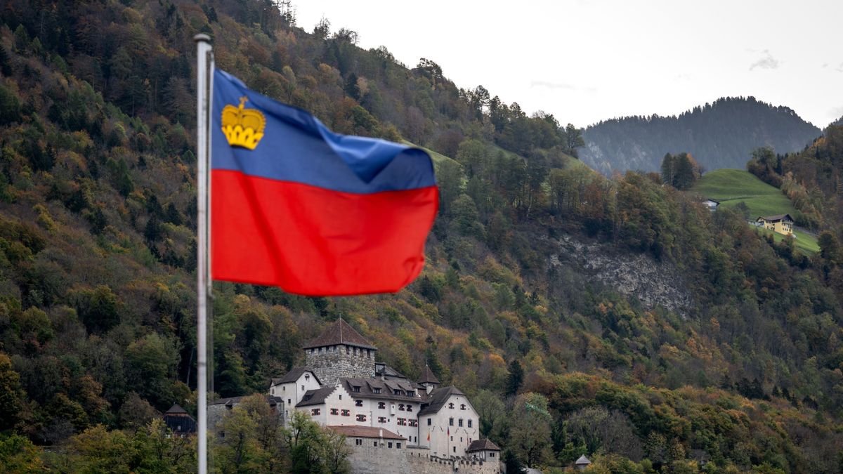 Liechtenstein legalizálja az azonos neműek házasságát