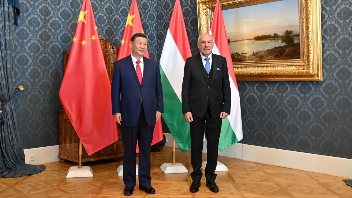 Magyarország stratégiai találkozási pont lehet Kelet és Nyugat között