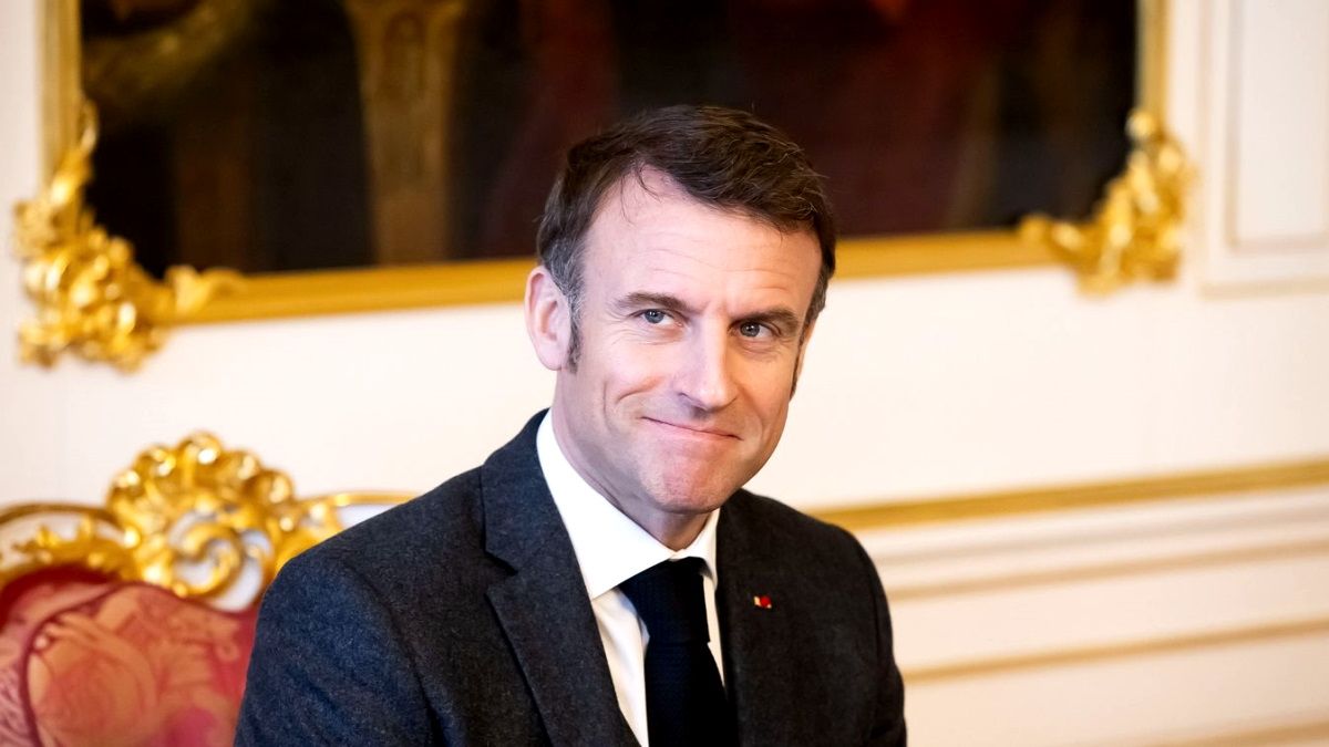 Macron úr, harcoljon ön Ukrajnában!