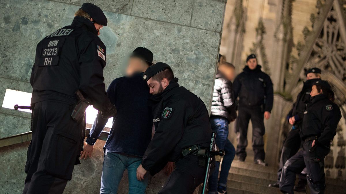 Vérfagyasztó adat: egyedül a tavalyi évben 111 (!) csoportos nemi erőszakot követtek el Berlinben