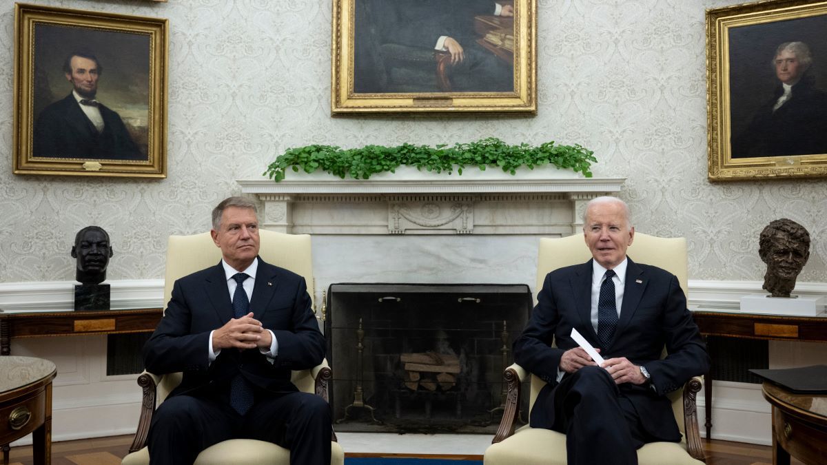 Nem győzte dicsérni Biden a román elnököt