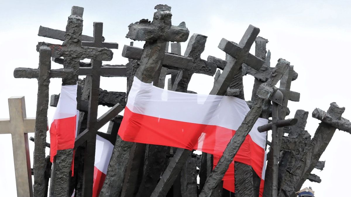 Mi történik? – Betiltotta a vallási jelképek használatát a varsói főpolgármesteri hivatal