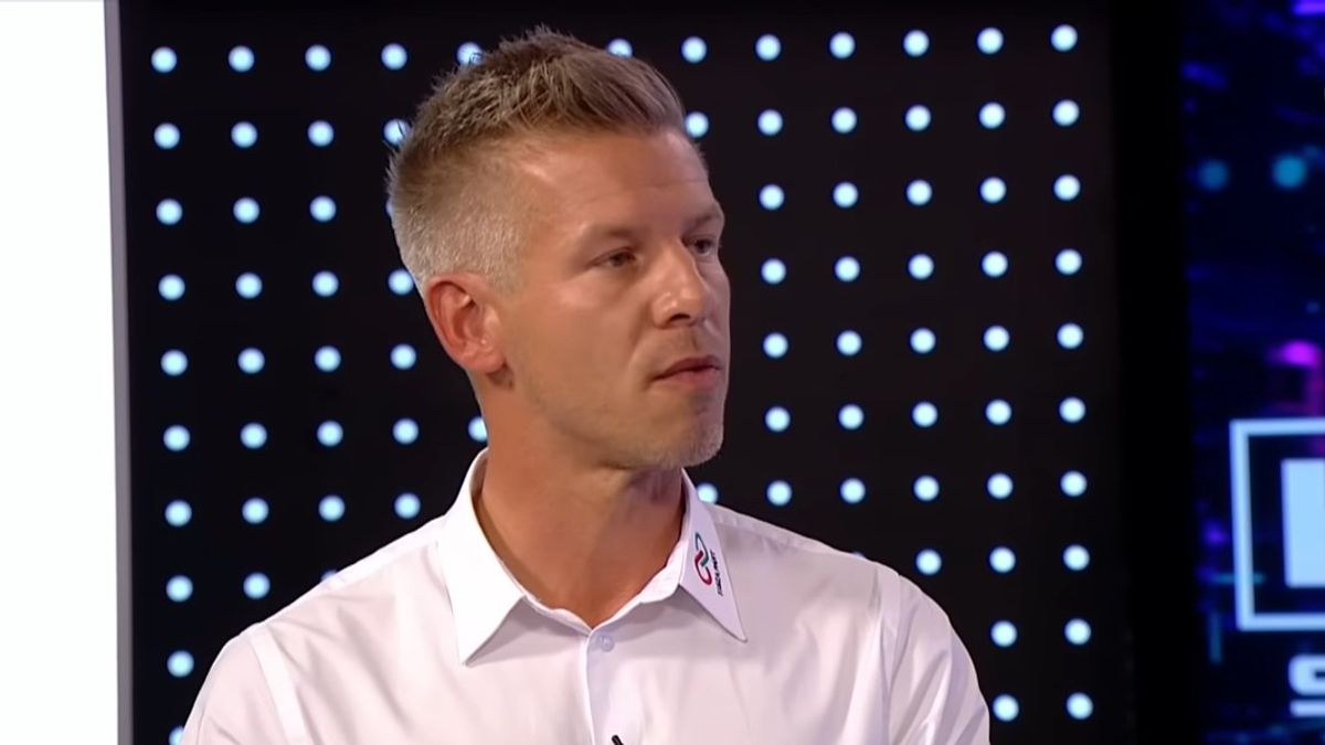 „Érkezünk. Üzenem, hogy tej nélkül szeretem a kávét”, dörmögte Magyar Péter a Keresztapa-filmek modorában – jól jegyezzük meg ezt a jelenetet