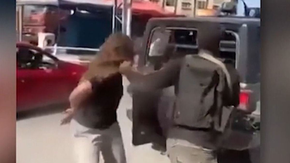 Brutális videó: így bánik a fogságba esett izraeli női katonákkal a Hamász