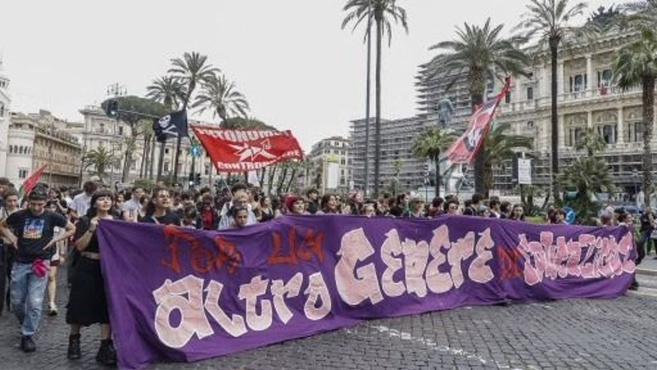Protest against meeting on Italian natality crisis in Rome