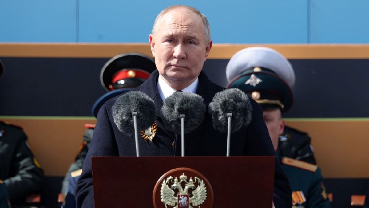 Munkában az orosz hackerek: lett és ukrán adók közvetítették a moszkvai díszszemlét