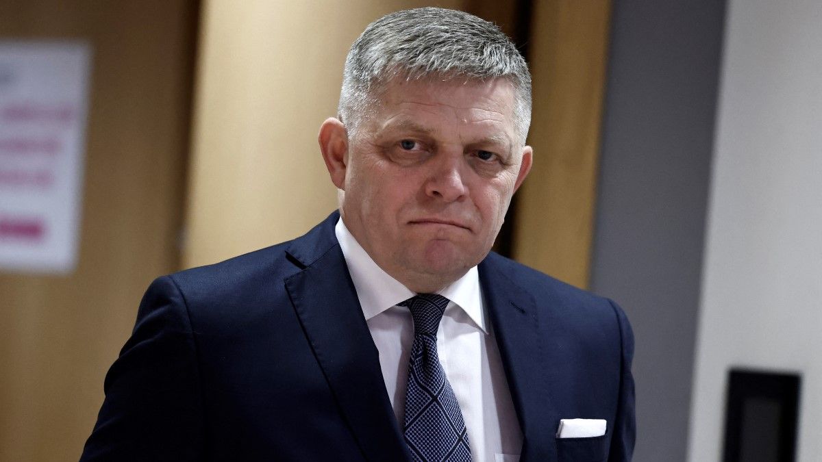 Ha érdekli a kettős mérce, ezt nézze meg: így mutatta be a Politico a Fico elleni merényletet