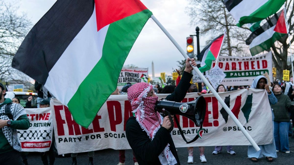 Antiszemitizmus New Yorkban: lezárták az ikonikus Manhattan hidat a tüntetők